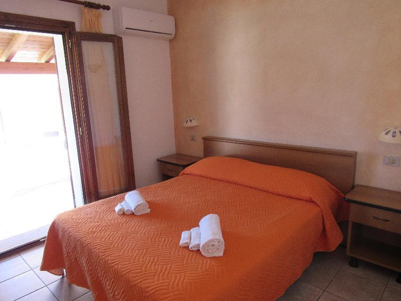 Marina Manna Hotel And Club Village Valledoria  Exterior foto